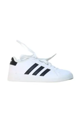 Adidas Sneakers 7Y (EU32)