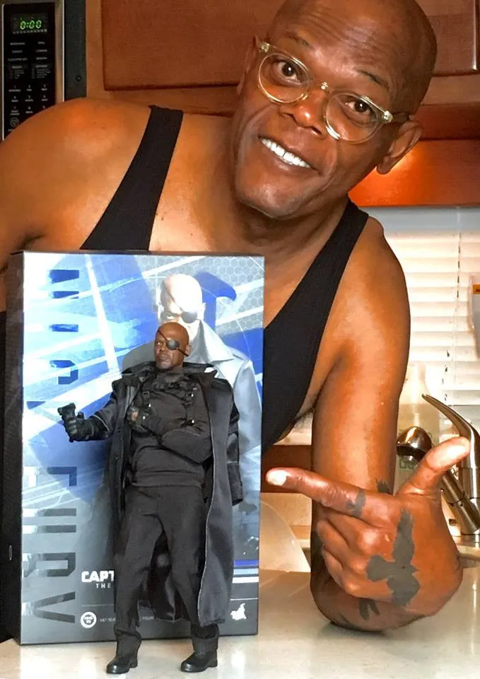 CAPTAIN AMERICA: THE WINTER SOLDIER: Nick Fury 1:6 Scale Movie Masterpiece Figure