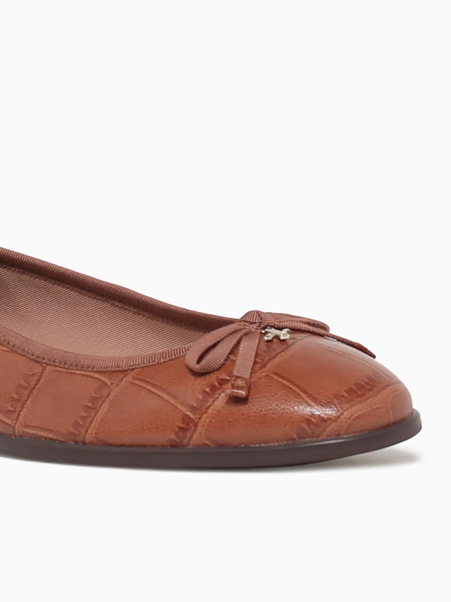 Essential English Tea Leather