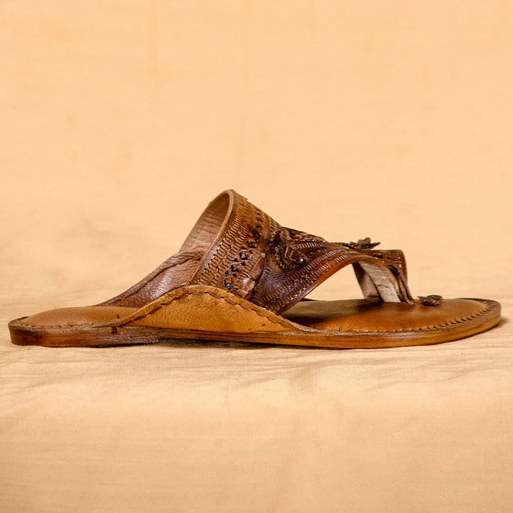 Tan - Men Classic Craftsmanship: Kolhapuri Leather Slippers