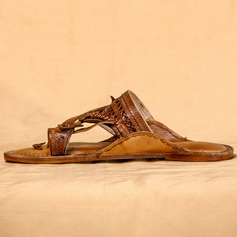 Tan - Men Classic Craftsmanship: Kolhapuri Leather Slippers