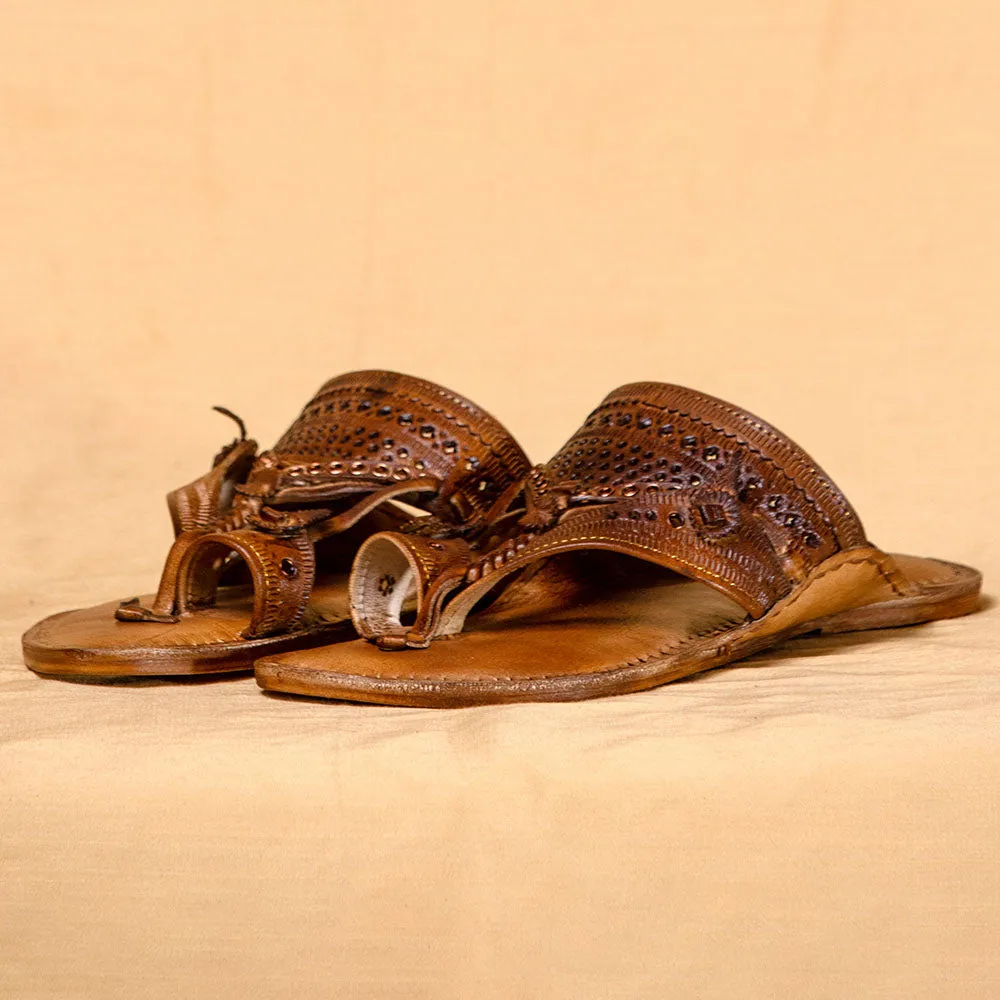 Tan - Men Classic Craftsmanship: Kolhapuri Leather Slippers